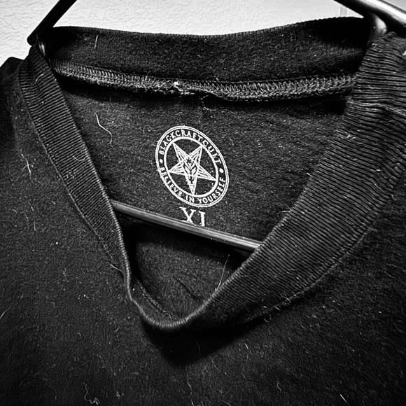 Blackcraft Cult long sleeve fishnet - Picture 4 of 5